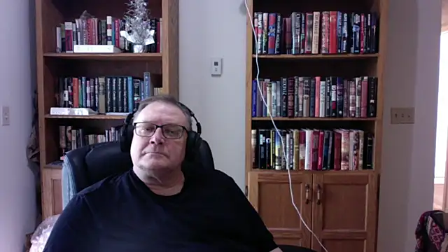 Vinyl22xh online show from July 2026 09:36:02 PM
