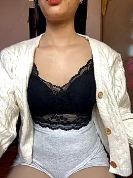 Linh247380 online show from November 2025 01:38:01 AM