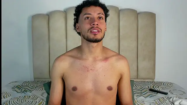 Snapshot of aroncooper1 chatting on October 2025 06:16:02 AM aroncooper1 online show from October 2025 06:16:02 AM