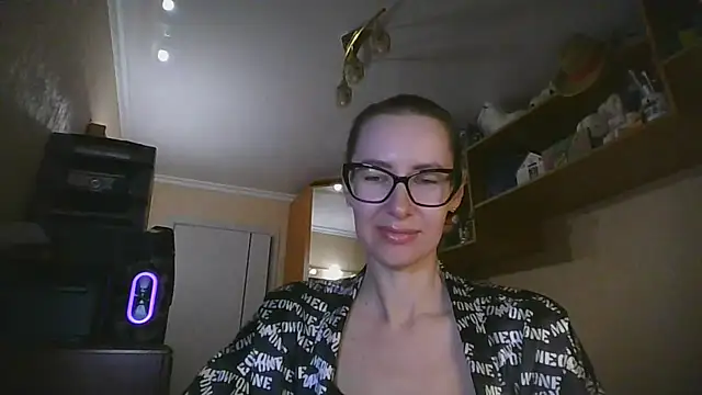 Snapshot of Norivann chatting on April 2026 08:18:01 PM Norivann online show from April 2026 08:18:01 PM