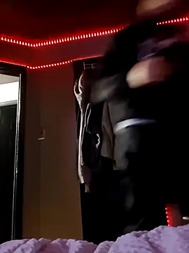 Snapshot of Painstickwes chatting on February 2026 02:44:01 AM Painstickwes online show from February 2026 02:44:01 AM