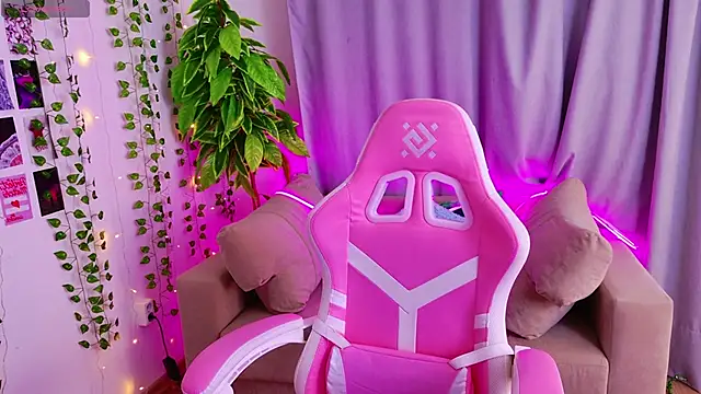 KellyHayden online show from November 2025 04:23:01 PM