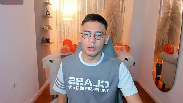 marcuswildx online show from October 2025 12:46:02 PM