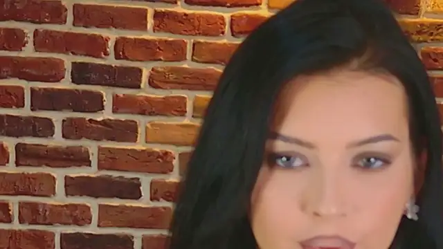 Snapshot of MeganSin_ chatting on December 2025 06:07:02 AM MeganSin online show from December 2025 06:07:02 AM