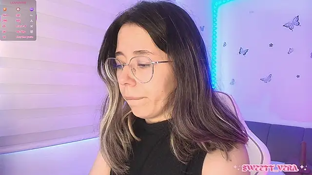 sweettvera online show from April 2026 01:12:02 PM