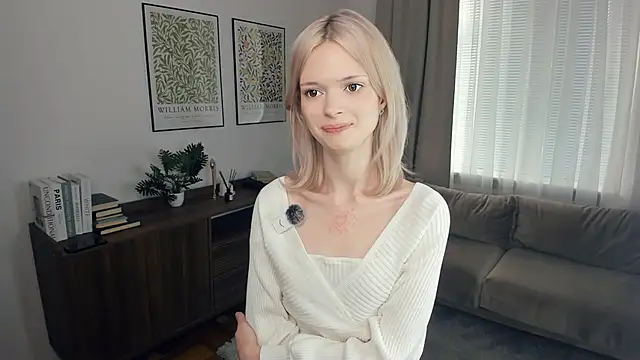 Snapshot of LaureMestler chatting on September 2025 09:03:02 AM LaureMestler online show from September 2025 09:03:02 AM