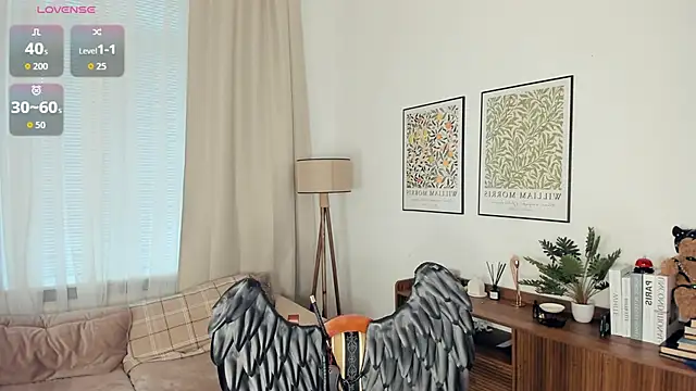 Snapshot of LaureMestler chatting on November 2025 09:31:02 AM LaureMestler online show from November 2025 09:31:02 AM