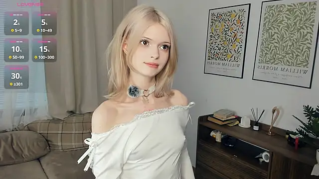 Snapshot of LaureMestler chatting on December 2025 09:25:01 AM LaureMestler online show from December 2025 09:25:01 AM