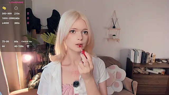 LaureMestler online show from March 2026 08:42:02 AM