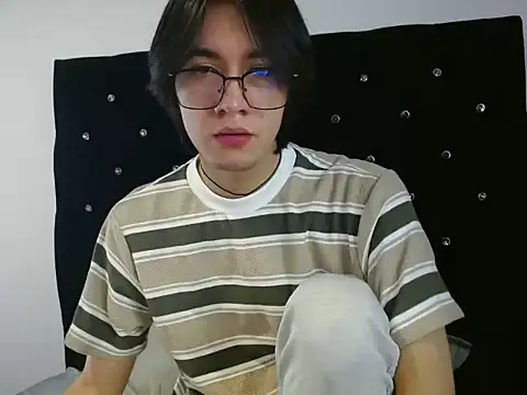 Snapshot of Matti_Mendez_ chatting on July 2026 04:02:02 PM Matti Mendez online show from July 2026 04:02:02 PM