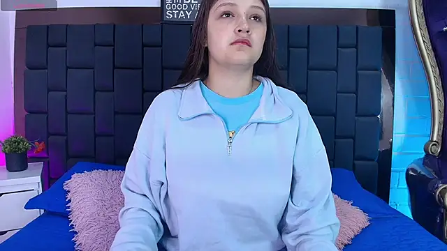 Krystal Heartss online show from November 2025 01:00:02 PM