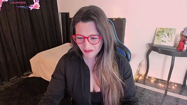 Hanna MA online show from November 2025 03:57:02 PM