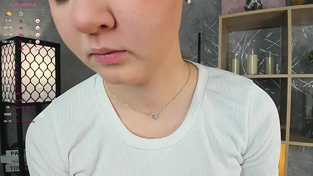 Snapshot of ElenoreReth chatting on November 2025 03:07:01 AM ElenoreReth online show from November 2025 03:07:01 AM