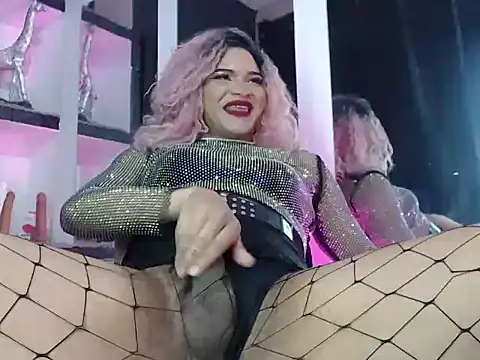 Snapshot of Sophia_hott01 chatting on December 2025 12:20:01 PM Sophia hott01 online show from December 2025 12:20:01 PM