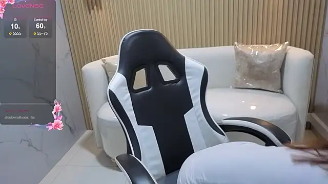 Snapshot of Skyler_Gracee_Tx chatting on November 2025 02:32:01 AM Skyler Gracee Tx online show from November 2025 02:32:01 AM