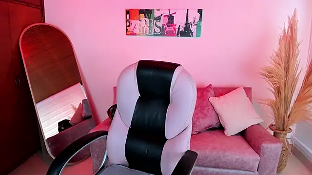 Antonela vargas online show from November 2025 12:15:02 PM