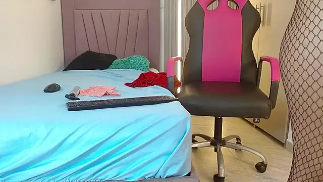 meli peach1 online show from October 2025 07:35:02 PM