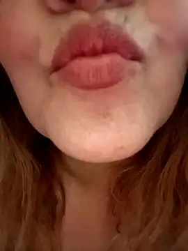 Snapshot of Abby-Blonde chatting on December 2025 01:33:01 AM Abby-Blonde online show from December 2025 01:33:01 AM