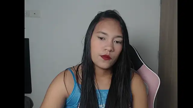 IsabellaSmith11 online show from October 2025 05:10:02 PM