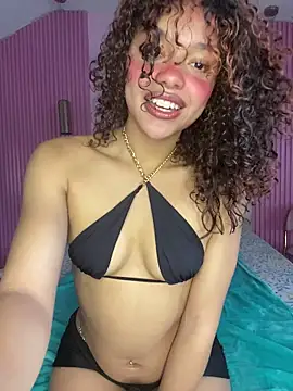 Snapshot of PrettyLia chatting on November 2025 07:40:02 PM PrettyLia online show from November 2025 07:40:02 PM