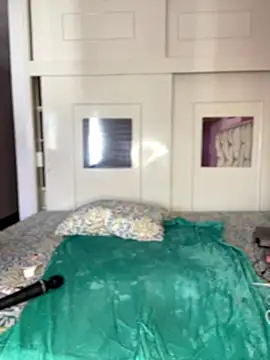 Snapshot of PrettyLia chatting on December 2025 08:25:01 PM PrettyLia online show from December 2025 08:25:01 PM