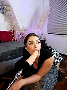 Zafira  online show from February 2026 06:24:02 PM