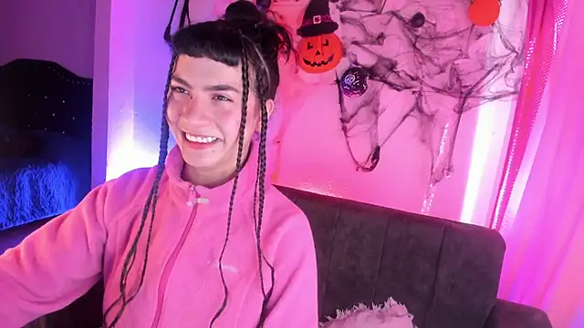 kitty  chs online show from November 2025 12:37:02 PM