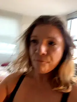 Snapshot of Seturselfonfire chatting on September 2025 10:15:02 PM Seturselfonfire online show from September 2025 10:15:02 PM