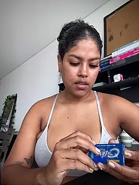 miiabrown18 online show from October 2025 03:34:02 PM