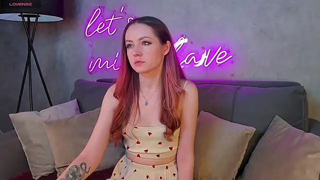 Berta Kelly online show from November 2025 01:28:01 AM