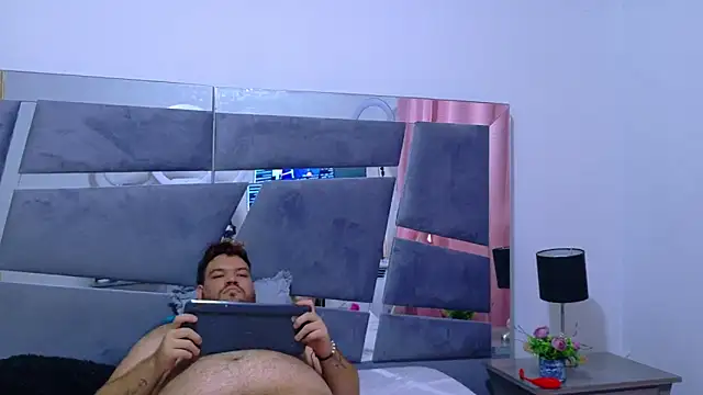 big bearr online show from November 2025 05:00:01 PM