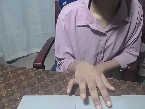 Snapshot of henakhan32 chatting on October 2025 03:14:02 AM henakhan32 online show from October 2025 03:14:02 AM