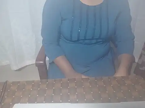 Snapshot of henakhan32 chatting on October 2025 04:55:01 AM henakhan32 online show from October 2025 04:55:01 AM