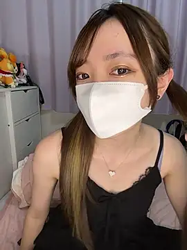 Snapshot of Moe_v_v chatting on November 2025 04:03:02 AM Moe v v online show from November 2025 04:03:02 AM