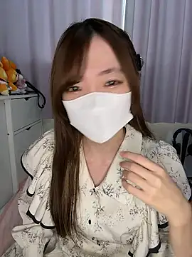 Snapshot of Moe_v_v chatting on November 2025 12:02:01 AM Moe v v online show from November 2025 12:02:01 AM