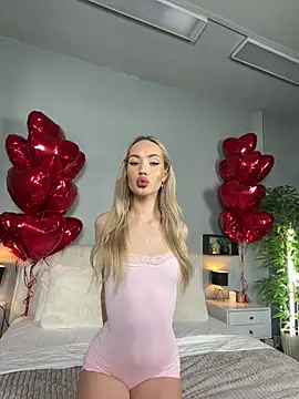 Snapshot of MaryDavies chatting on March 2026 07:09:02 AM MaryDavies online show from March 2026 07:09:02 AM