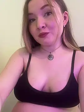 Snapshot of Amalie_Smith chatting on May 2026 11:27:02 AM Amalie Smith online show from May 2026 11:27:02 AM