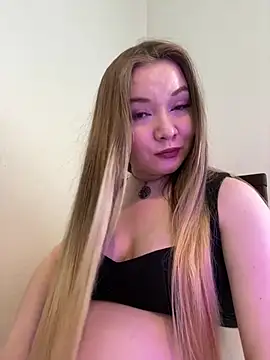Snapshot of Amalie_Smith chatting on June 2026 07:34:01 AM Amalie Smith online show from June 2026 07:34:01 AM