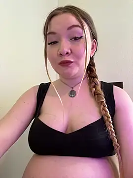 Snapshot of Amalie_Smith chatting on June 2026 07:20:01 AM Amalie Smith online show from June 2026 07:20:01 AM