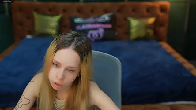 Luchi Sun online show from November 2025 11:21:01 AM