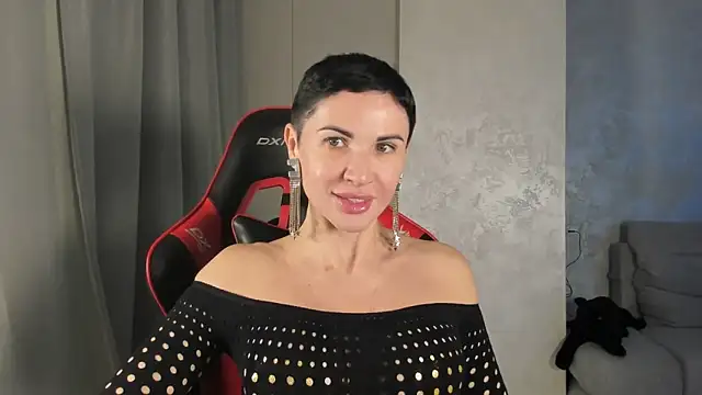 Snapshot of Angel_iam chatting on December 2025 07:07:01 PM Angel iam online show from December 2025 07:07:01 PM