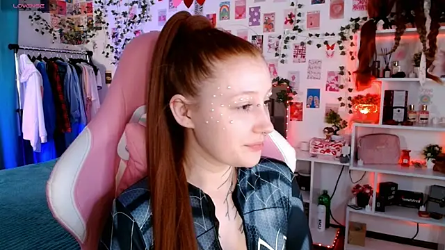 Snapshot of Ayla_Hicks chatting on November 2025 08:07:02 PM Ayla Hicks online show from November 2025 08:07:02 PM