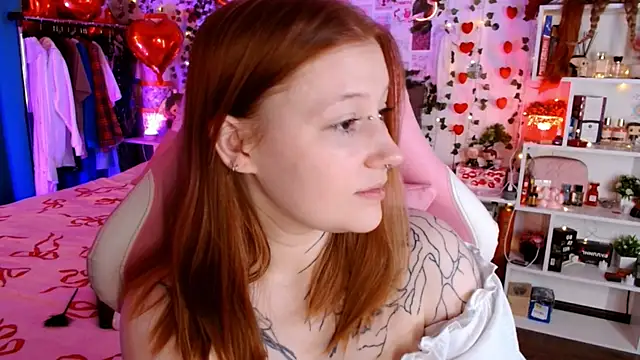 Ayla Hicks online show from February 2026 02:42:02 AM