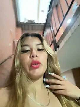 Snapshot of Violettt_hot chatting on November 2025 10:31:02 PM Violettt hot online show from November 2025 10:31:02 PM