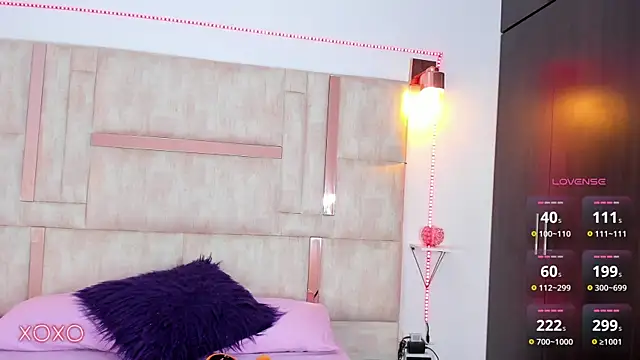 emily  walker online show from November 2025 01:12:02 PM