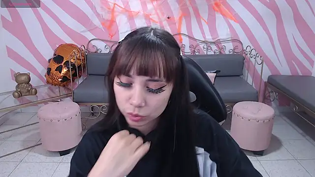 saabrina  online show from October 2025 01:26:02 PM