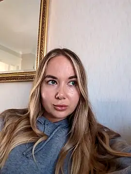 Snapshot of BarbieDolly_x chatting on October 2025 03:54:02 PM BarbieDolly x online show from October 2025 03:54:02 PM