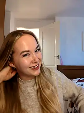 Snapshot of BarbieDolly_x chatting on December 2025 03:06:01 PM BarbieDolly x online show from December 2025 03:06:01 PM