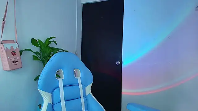 Hinata 21  online show from October 2025 05:09:02 PM