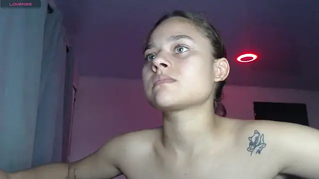 LittleCheerry69 online show from November 2025 06:31:02 PM